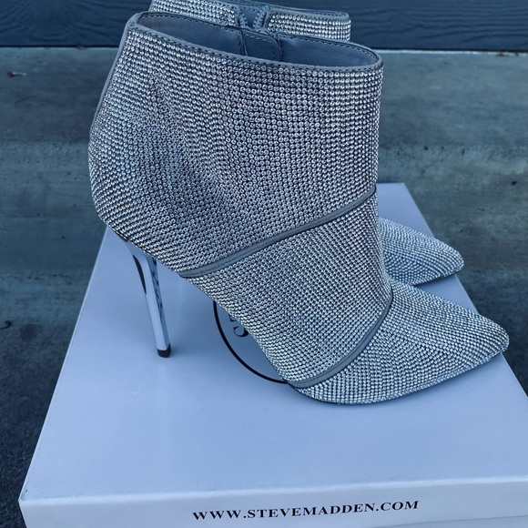 NEW Rhinestone booties women’s size 7 - Picture 1 of 9